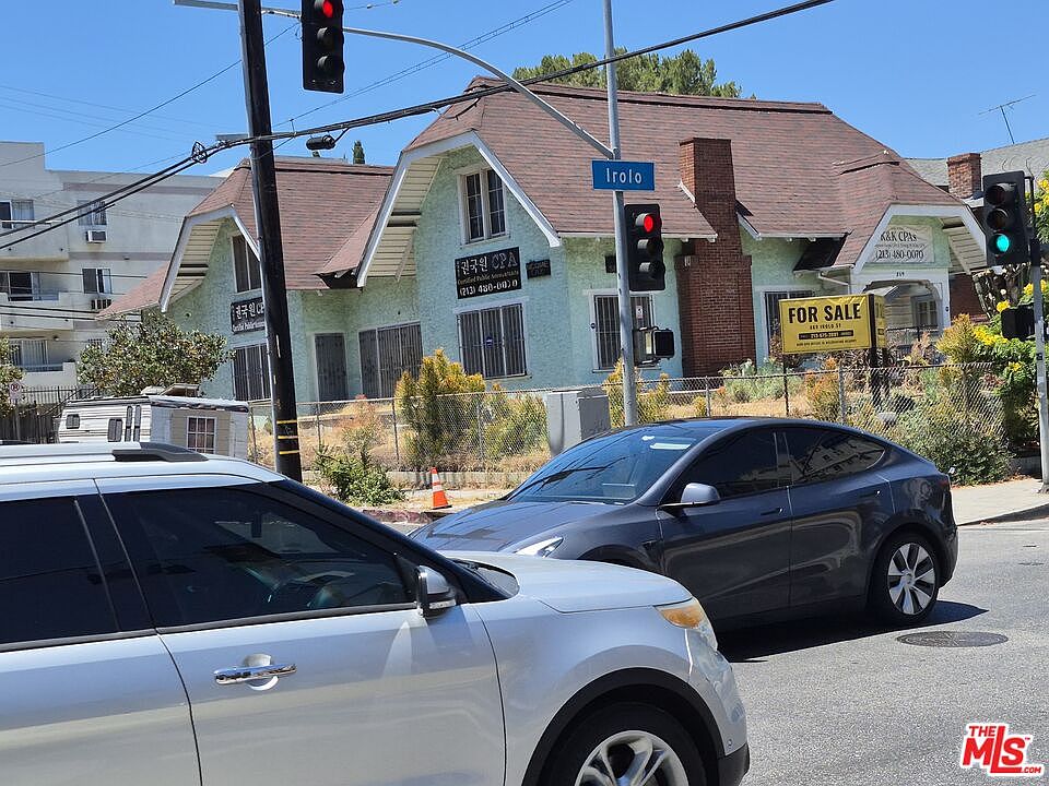 1st image of 869 Irolo St
