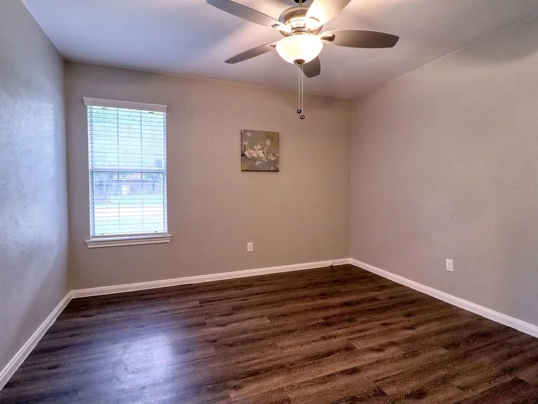 2221 Bowie Dr #11 — Photo 25