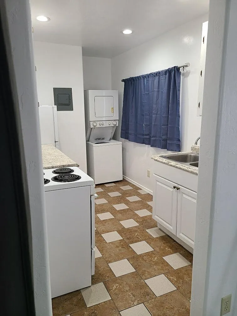 Studio, 290 sqft, $750 — Photo 4
