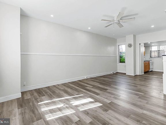 4th image of 2061 Sigel St