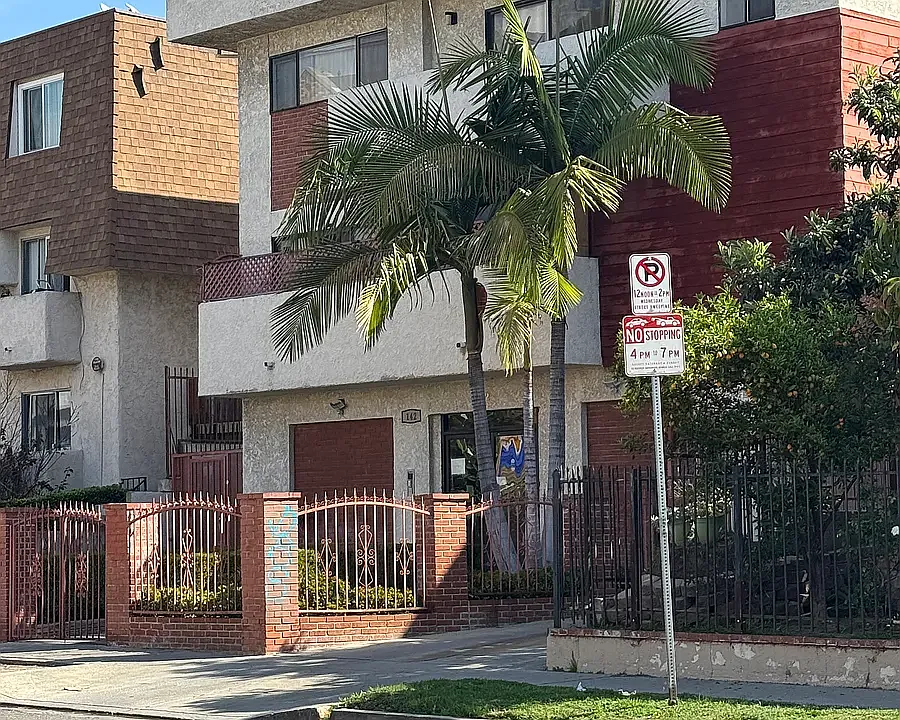 142 Normandie Apartments