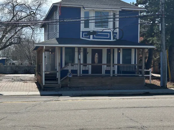 46 E Square Lake Rd, Troy, MI 48085