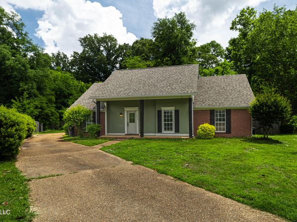 303 Colonial Dr, Madison, MS 39110