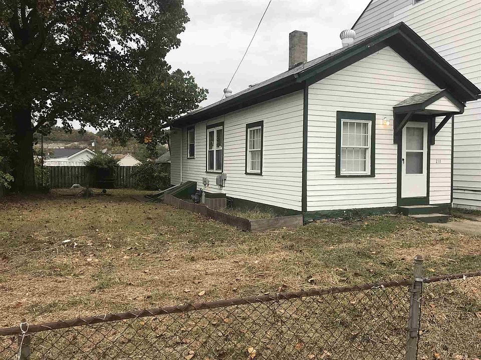 1st image of 211 5th Ave