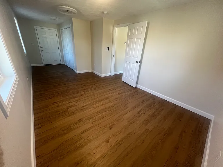 26 Budron Ave #B — Photo 9