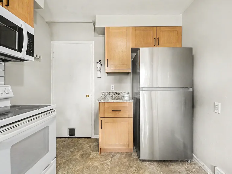 114 Crocker Blvd #114 — Photo 7