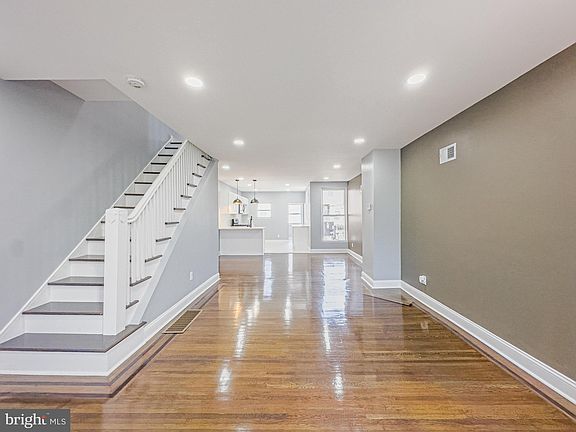 3rd image of 6827 N Gratz St