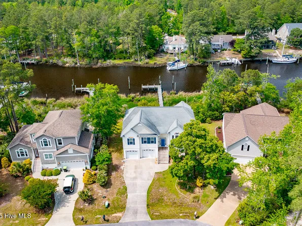 917 Hearthside Court, New Bern, NC 28560