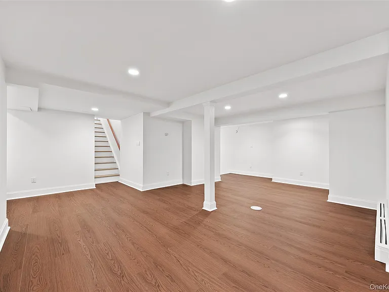 15 Pershing Ave — Photo 27