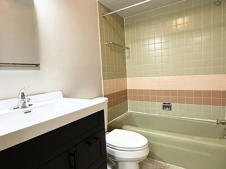 2050 Allen Blvd #5 — Photo 7