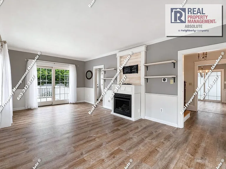 11 E Dunstable Rd — Photo 15