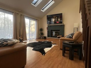 230 Champlain Dr, Tobyhanna, PA 18466