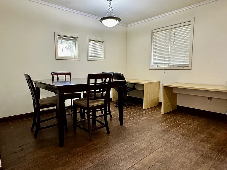 401 10th St NW #D211 — Photo 3