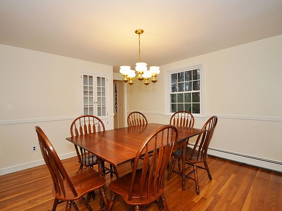 2nd image of 7 Greenwood Ln