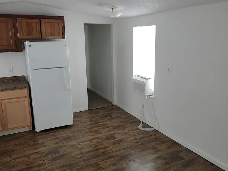 128 SE Camelot Loop — Photo 2