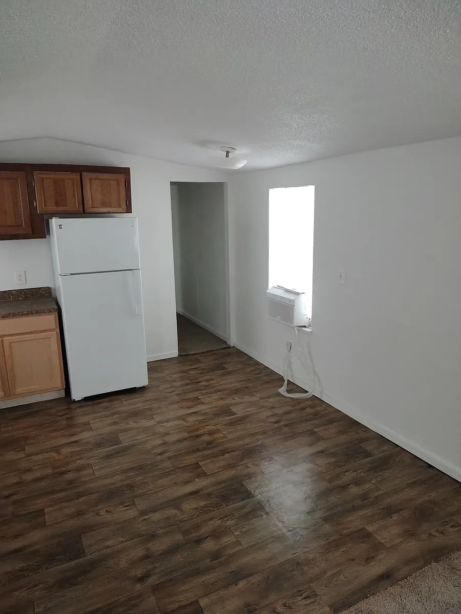 Building Photo - 128 SE Camelot Loop