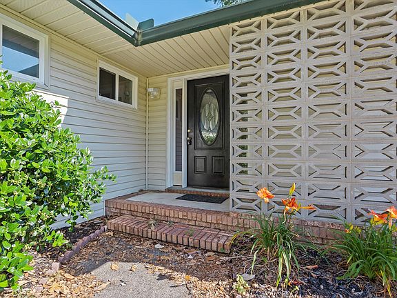 2nd image of 310 E Wynngate Drive