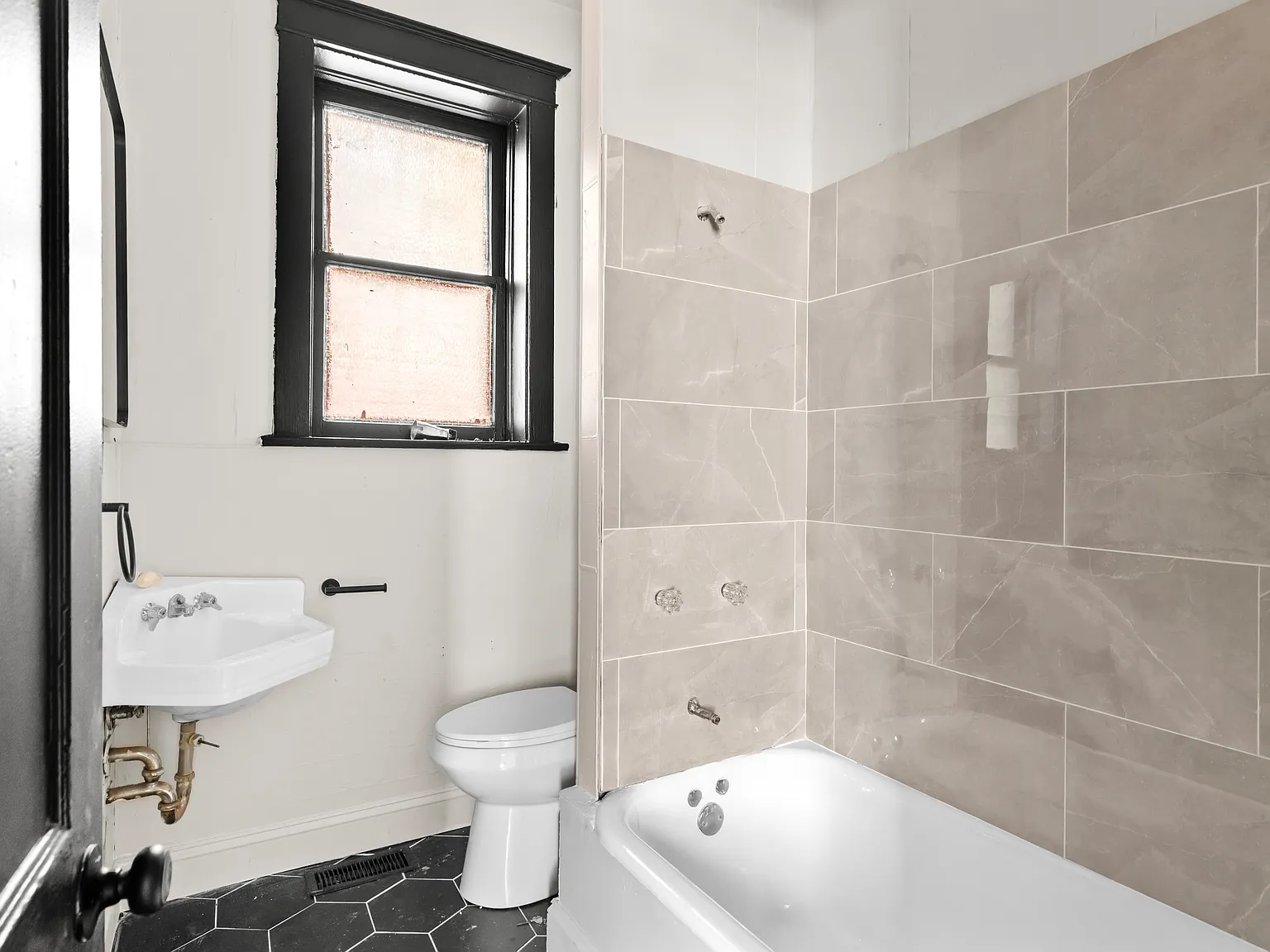 2 bed, 870 sqft, $1,195 — Photo 3