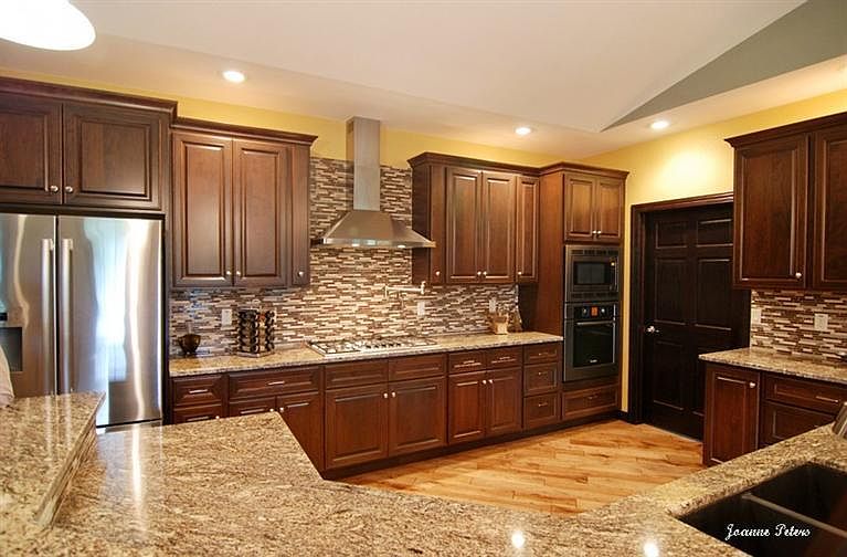 1st image of 1001 Clover Ln