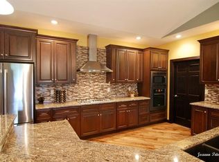 1001 Clover Ln, Storm Lake, IA 50588