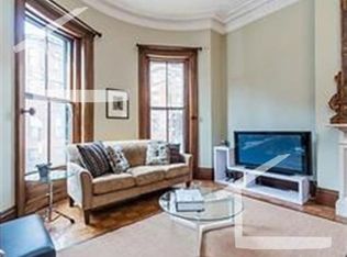 122 Pembroke St #1A, Boston, MA 02118