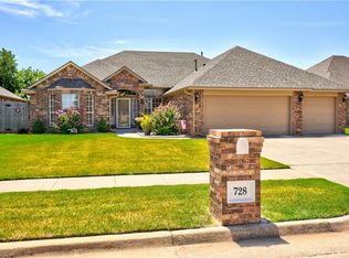 728 W Alamo Way, Mustang, OK 73064