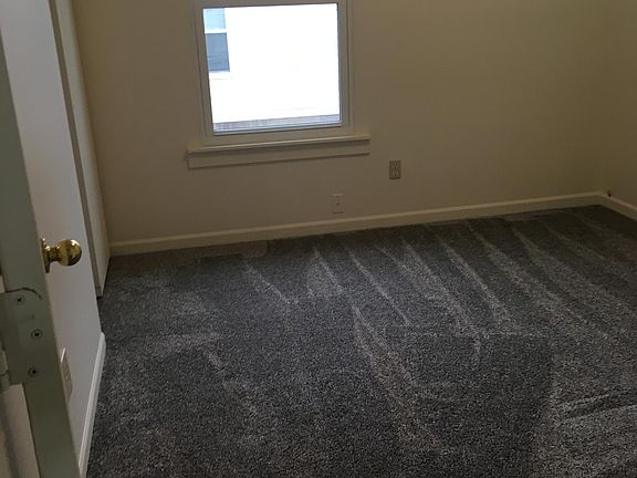 2nd image of 1312 River Park Cir #B