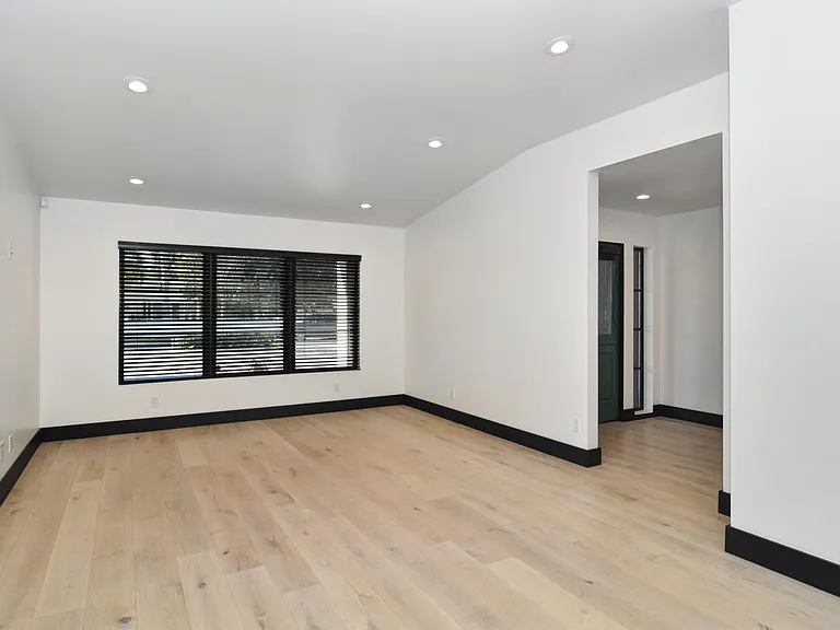 180 Broadway #A — Photo 8