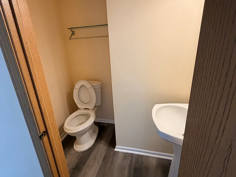 916 Symphony Dr — Photo 4