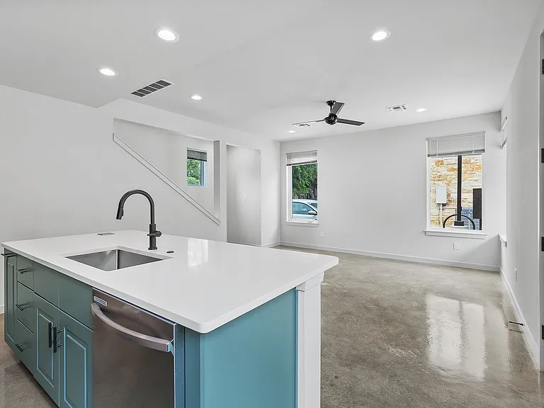 Modern Luxury in San Marcos' Premier Courtyard Community Now Leasing! — Photo 58