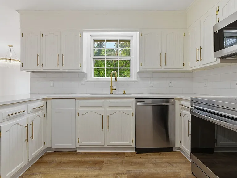 308 Brookview Ct #A — Photo 8