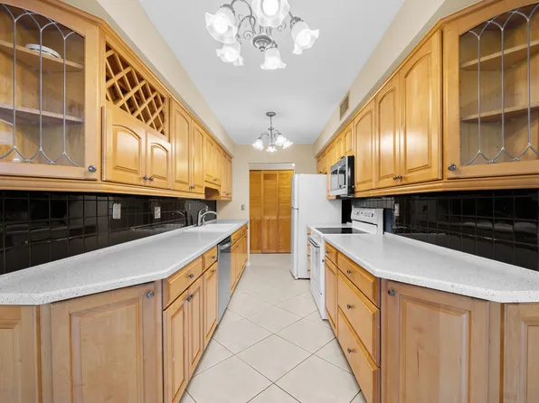 800 Jeffery Street #103, Boca Raton, FL 33487