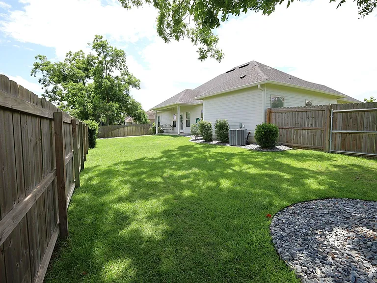 4704 Crescent Ct — Photo 22