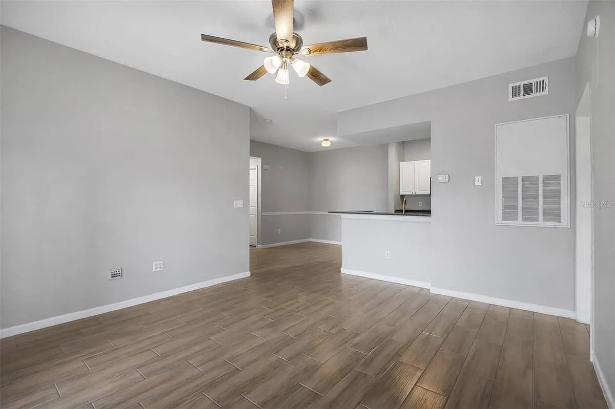 2 bed, 2.0 bath, 1041 sqft, $1,800 — Photo 3