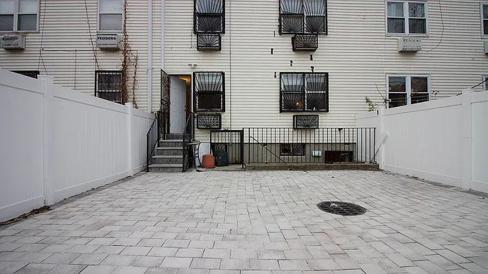 Rented by Nooklyn NYC LLC | media 11