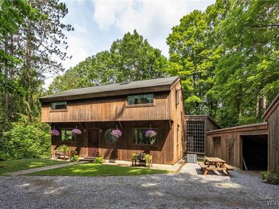 2054 Center St, East Aurora, NY, 14052
