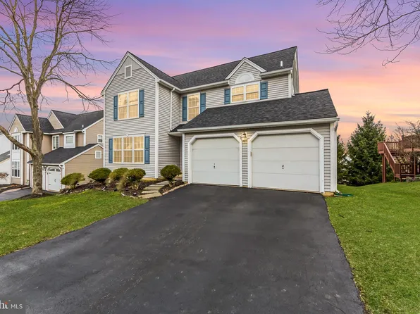 531 Larkins Bridge Dr, Downingtown, PA 19335