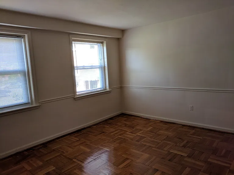 2606 Kensington Avenue — Photo 4