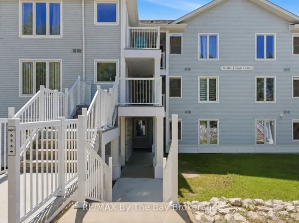 10 Mulligan Ln #1, Wasaga Beach, ON L9Z 1C4