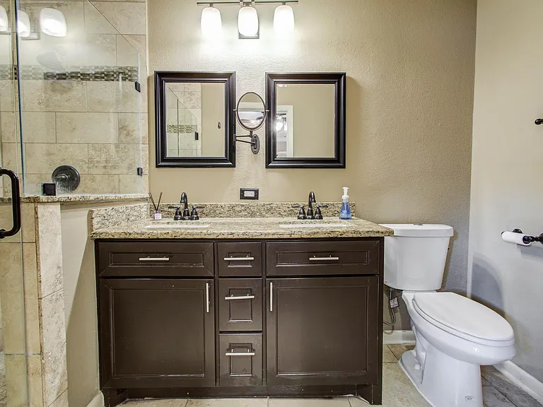 11422 Endicott Ln — Photo 17