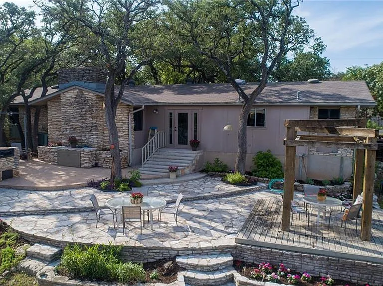 610 Lancelot Way — Photo 7
