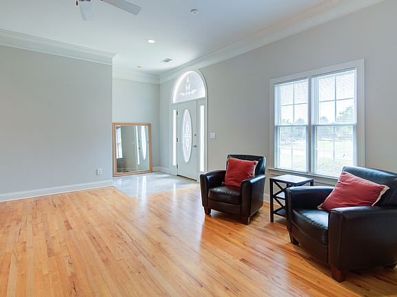 4th image of 6020 Winter Ln