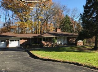 32 Hilltop Rd, Mendham, NJ 07945