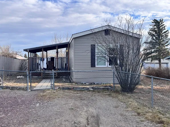 121 2nd Ave NE, Cut Bank, MT 59427