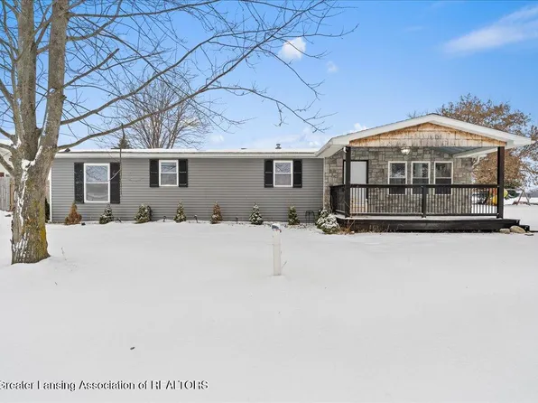 11744 Brady Rd, Chesaning, MI 48616