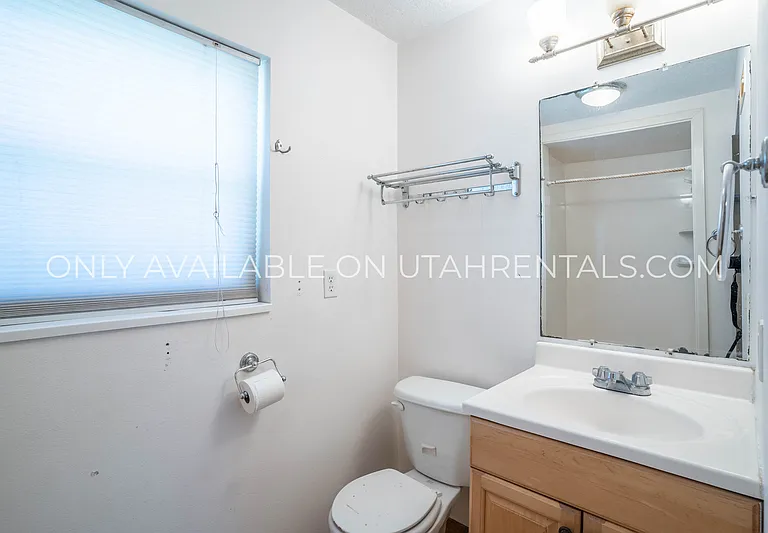 1120 S 850 E — Photo 13