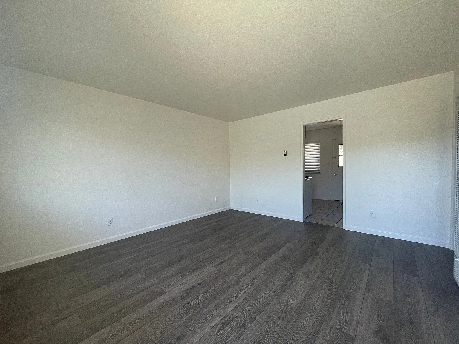 2 bed, 1.0 bath, 950 sqft, $1,850 — Photo 3