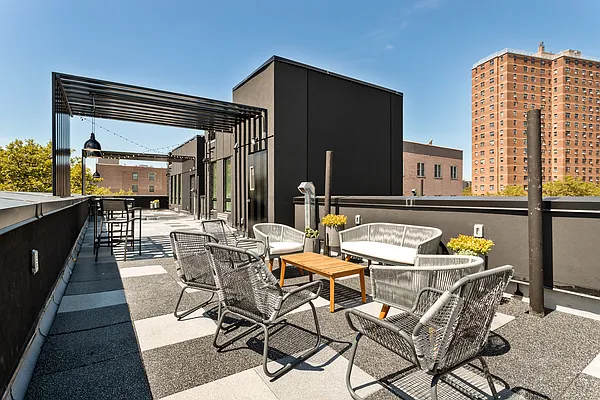 Rented by Safdie Realty Group | media 44