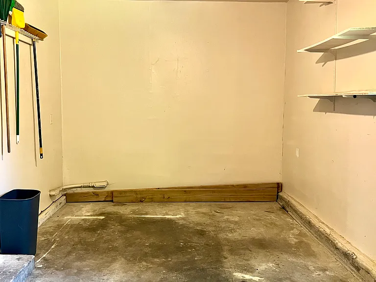 9601 Walnut St — Photo 23