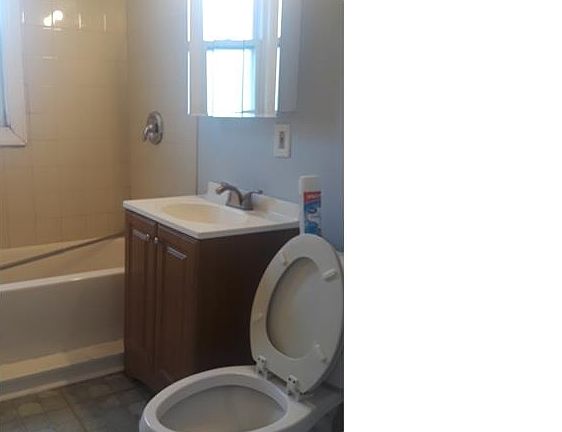 3rd image of 12337 S La Salle St #2